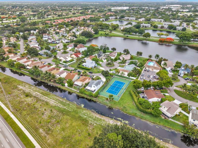 4 bedroom Single Family Residence at 143 W Tara Lakes Dr Drive, Lakes Of Tara Unit 2, Boynton Beach — photo 5