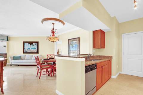975 NW Flagler Avenue #206, Stuart FL - photo 9 of 57