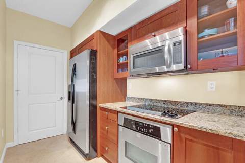 975 NW Flagler Avenue #206, Stuart FL - photo 7 of 57