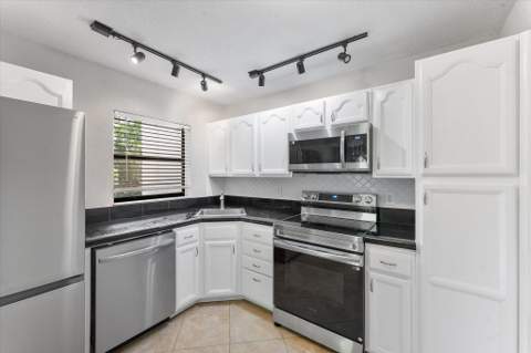 3873 NW 35th Street #1505, Coconut Creek FL - photo 13 of 32
