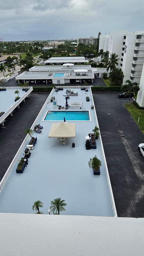 301 Lake Shore Drive #809, Lake Park FL - photo 8 of 37