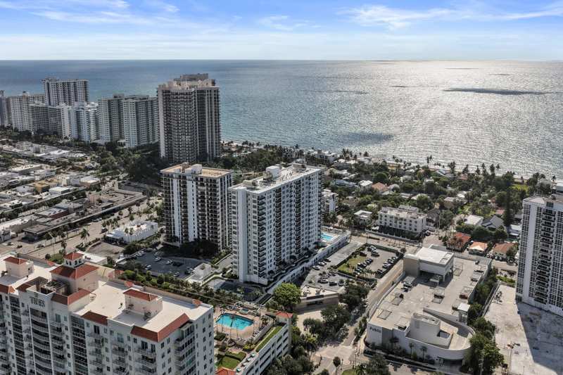 1 bedroom Condominium at 3015 N Ocean Boulevard #3d, Berkley South , Fort Lauderdale — photo 1