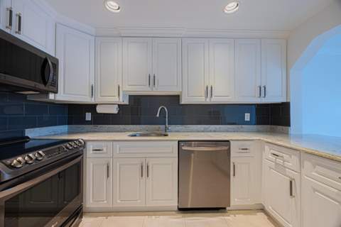 801 Palm Trail #9, Delray Beach FL - photo 12 of 35