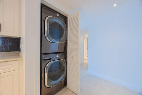 801 Palm Trail #9, Delray Beach FL - photo 14 of 35