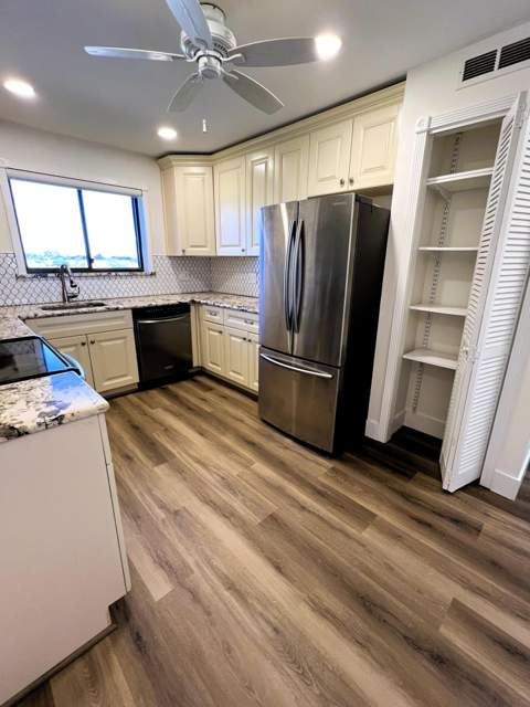 7770 Tahiti Lane #504, Lake Worth FL - photo 8 of 27