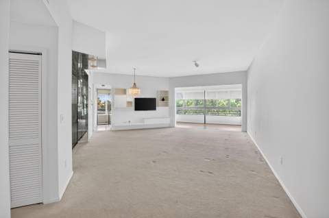 7460 La Paz Boulevard #306, Boca Raton FL - photo 6 of 66