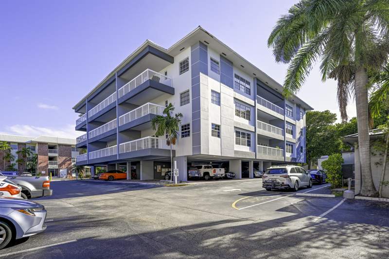 2 bedroom Condominium at 2420 SE 17th Street #401c, VILLAGE AT HARBOR BEACH CONDO, Fort Lauderdale — photo 2