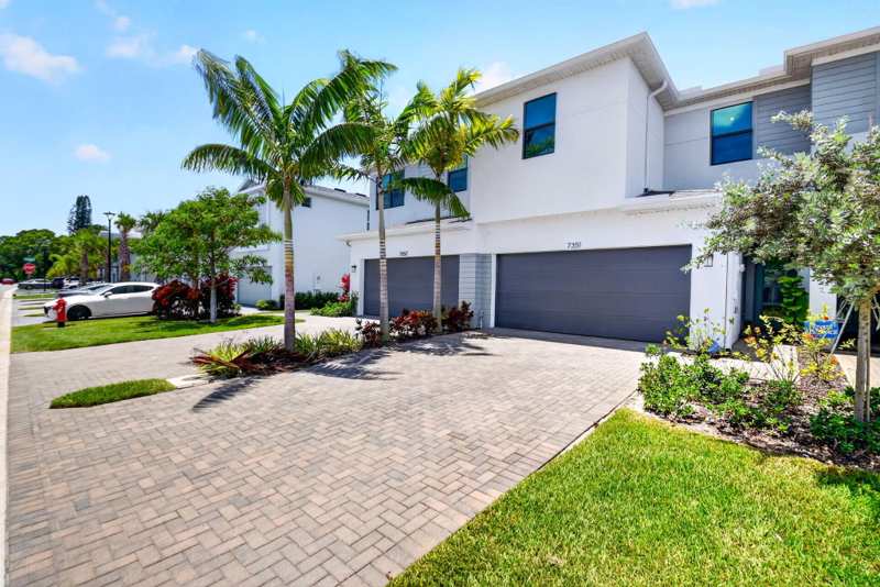 3 bedroom Townhouse at 7351 Lenora Lane, Forest Oaks , Lake Worth — photo 1