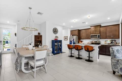 7351 Lenora Lane, Lake Worth FL - photo 10 of 33