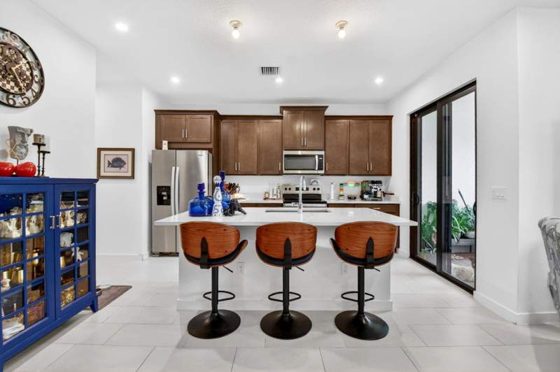 3 bedroom Townhouse at 7351 Lenora Lane, Forest Oaks , Lake Worth — photo 4