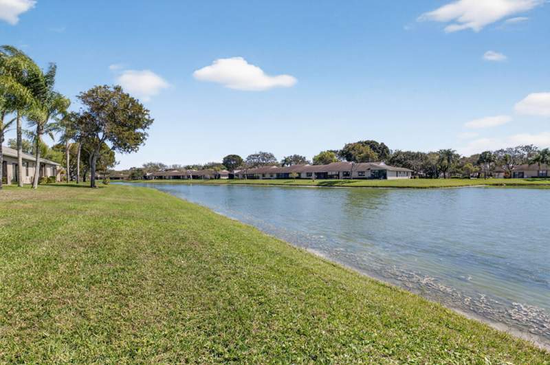2 bedroom Villa at 8350 Springlake Drive, Whisper Walk Sec E Condo, Boca Raton — photo 2
