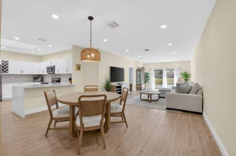8350 Springlake Drive, Boca Raton FL - photo 8 of 54