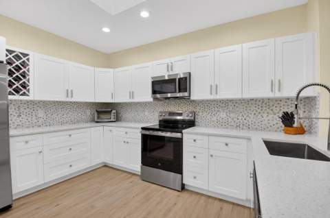 8350 Springlake Drive, Boca Raton FL - photo 15 of 54