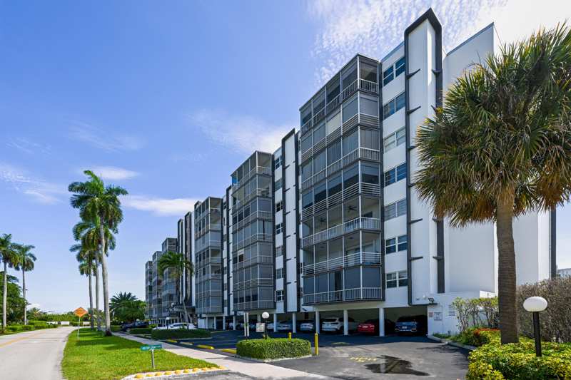 2 bedroom Condominium at 400 Diplomat Parkway #612, Fairways Riviera North Condo, Hallandale Beach — photo 1