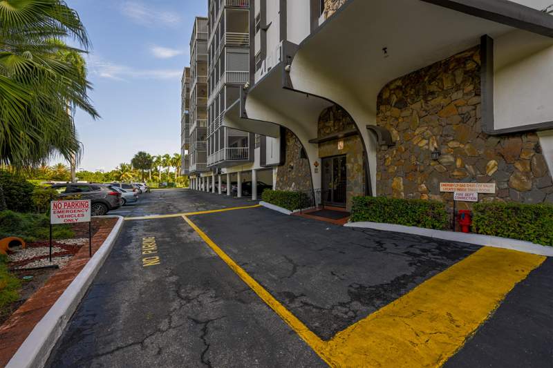 2 bedroom Condominium at 400 Diplomat Parkway #612, Fairways Riviera North Condo, Hallandale Beach — photo 2