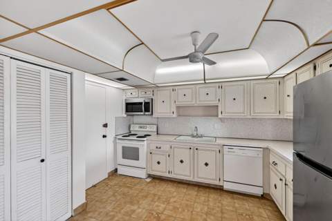 400 Diplomat Parkway #612, Hallandale Beach FL - photo 7 of 27