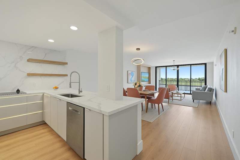 2 bedroom Condominium at 356 Golfview Road #405, Governors Pointe Condo, North Palm Beach — photo 2