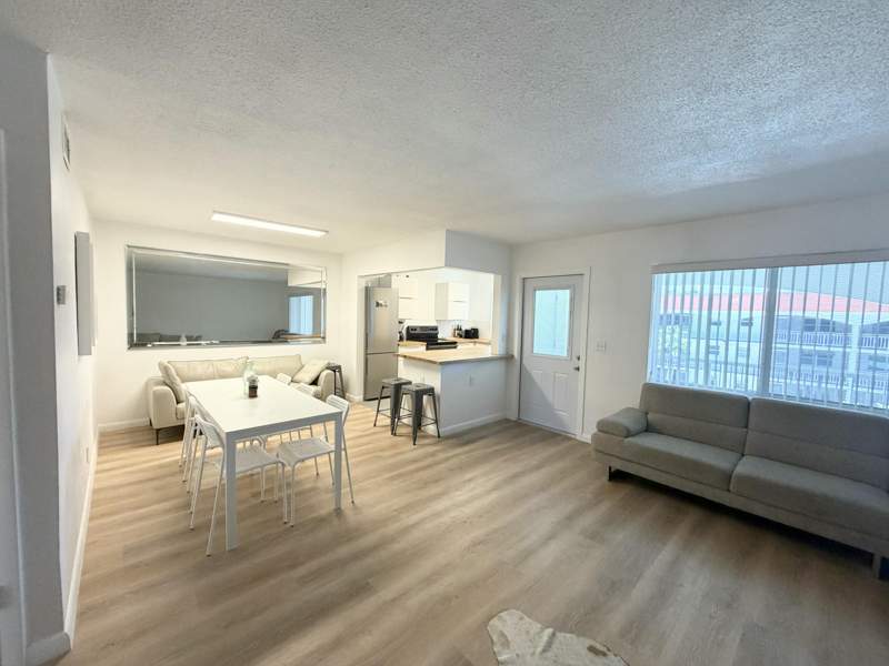 2 bedroom Stock Cooperative at 580 Egret Drive #305, Casa Paradiso Co-Op, Hallandale Beach — photo 2