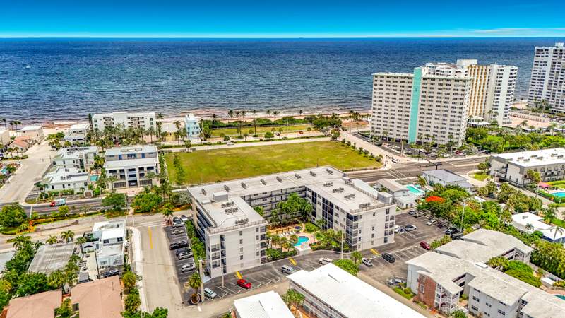 2 bedroom Condominium at 4117 Bougainvilla Drive #207, Leisure By The Sea East Condo, Lauderdale-By-The-Sea — photo 5