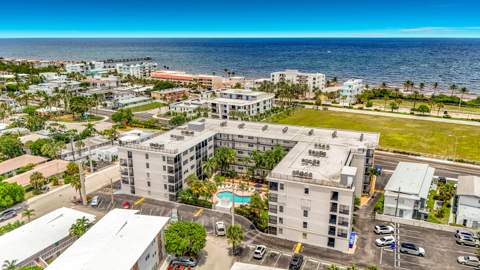 4117 Bougainvilla Drive #207, Lauderdale-By-The-Sea FL - photo 10 of 47