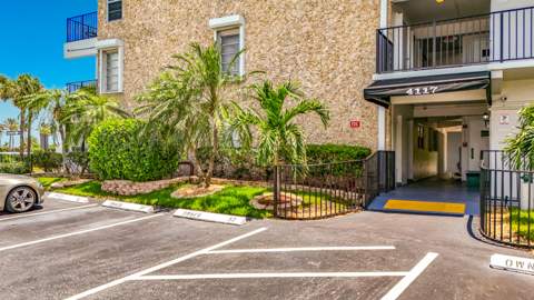 4117 Bougainvilla Drive #207, Lauderdale-By-The-Sea FL - photo 14 of 47