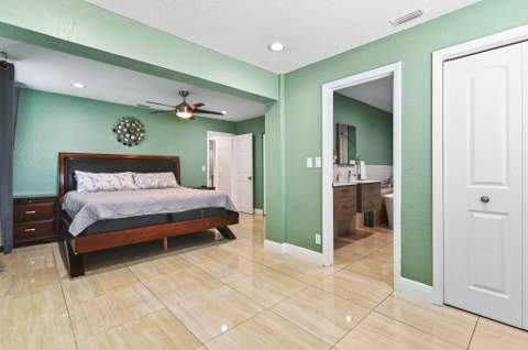 124 Davis Road, Palm Springs FL - photo 24 of 44