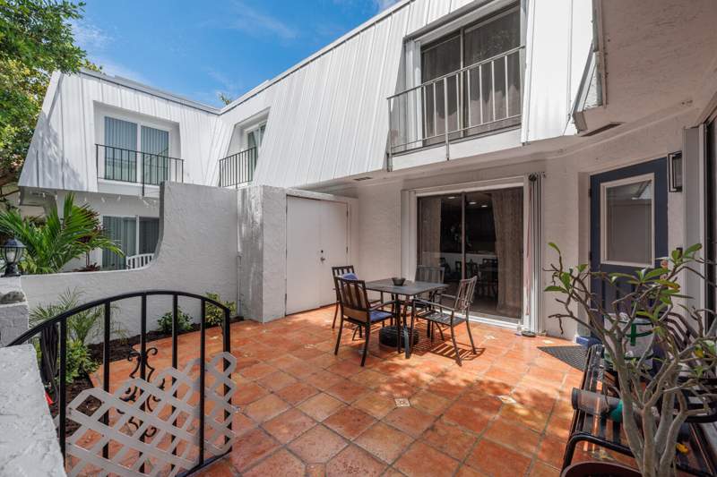 2 bedroom Condominium at 106 Linda Lane #1, Shore Place Condo, Palm Beach Shores — photo 3
