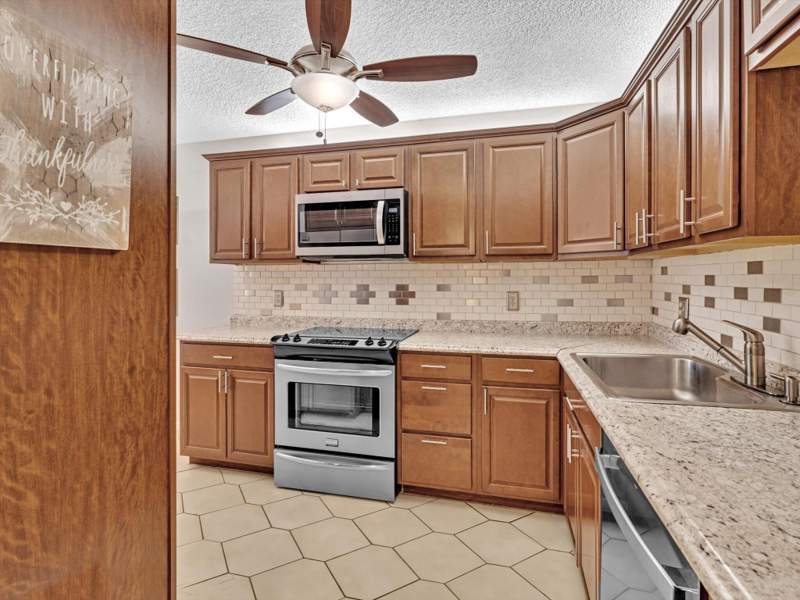 2 bedroom Condominium at 10143 Mangrove Drive #203, Banyan Springs, Boynton Beach — photo 5