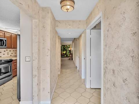 10143 Mangrove Drive #203, Boynton Beach FL - photo 15 of 73
