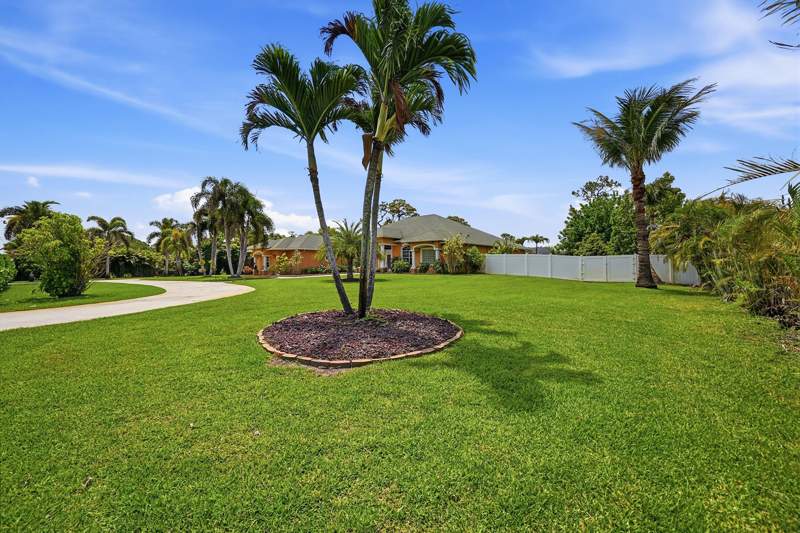 4 bedroom Single Family Residence at 14310 N 85th Rd Road, Loxahatchee, The Acreage — photo 4