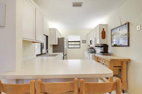1127 E Seminole Avenue #15b, Jupiter FL - photo 11 of 37