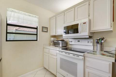 1127 E Seminole Avenue #15b, Jupiter FL - photo 14 of 37
