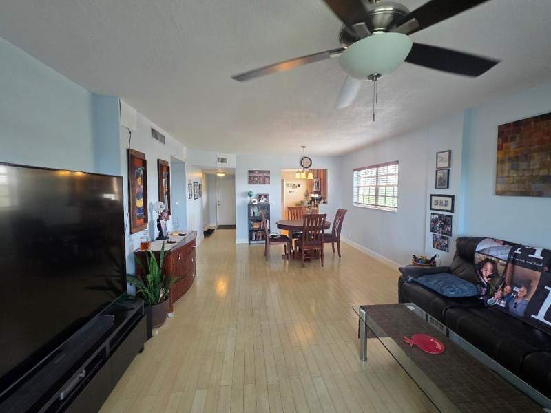 2 bedroom Condominium at 9101 W Sample Road #501, Briarwood Club Condo 4, Coral Springs — photo 2