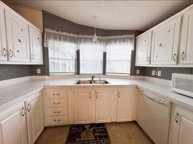 3 bedroom Mobile Home at 120 Plantation Boulevard #120, Plantation Beach Park, Lake Worth — photo 5
