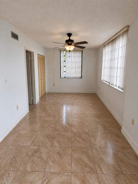1000 Colony Point Circle #315, Pembroke Pines FL - photo 8 of 11