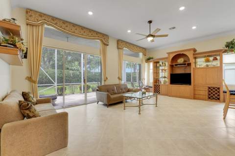 6554 Pavone Street, Lake Worth FL - photo 17 of 60
