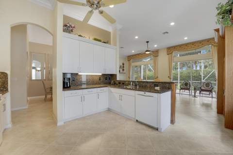 6554 Pavone Street, Lake Worth FL - photo 11 of 60