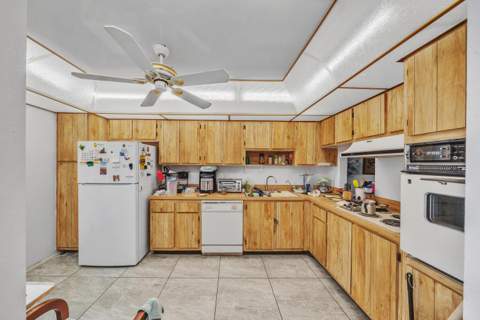 5775 W Fernley Dr Drive #76, West Palm Beach FL - photo 7 of 40