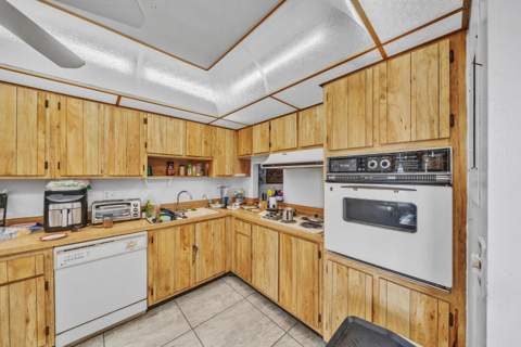 5775 W Fernley Dr Drive #76, West Palm Beach FL - photo 8 of 40
