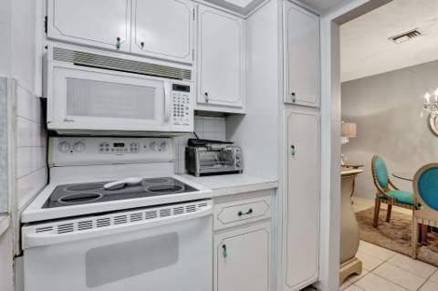 2131 NE 42nd Court #210e, Lighthouse Point FL - photo 10 of 24