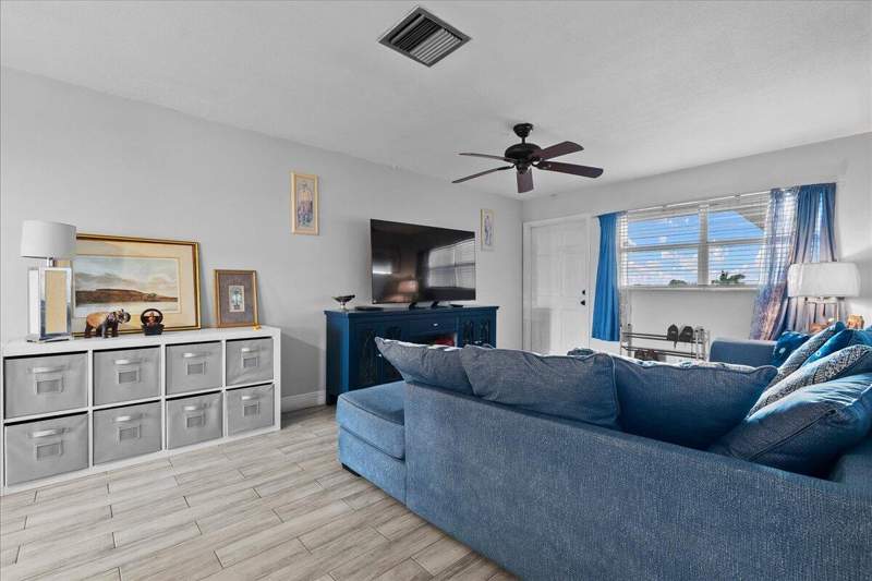 2 bedroom Condominium at 941 Crystal Lake Drive #402, Crystal Lake 941 Condo, Deerfield Beach — photo 5