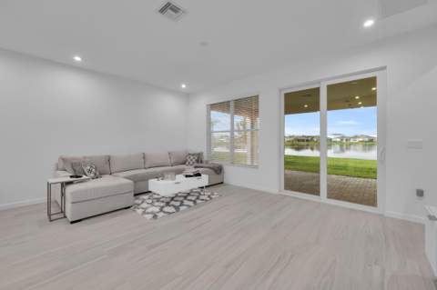12758 SW Phoenix Drive, Port St. Lucie FL - photo 15 of 59