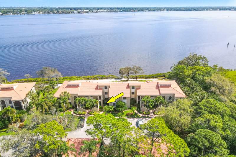 2 bedroom Condominium at 2570 NW Seagrass Drive #3a, Harbour Ridge Yacht & Country Club - Bayhead Villa, Palm City — photo 2