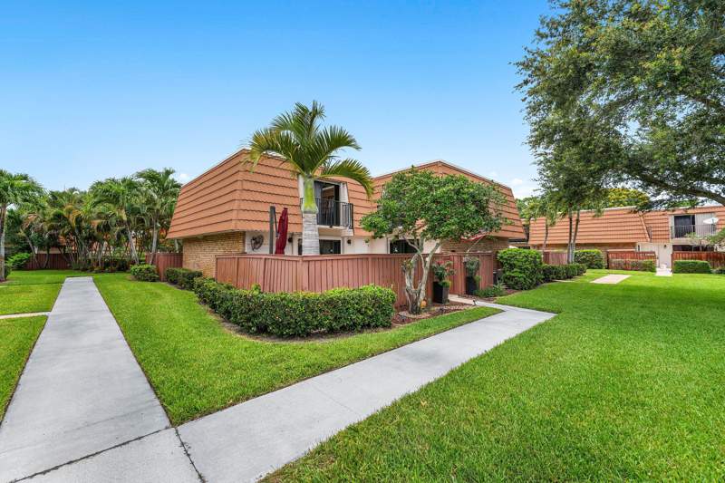 2 bedroom Townhouse at 2818 Waterford Drive, Waterford Courtyards , Deerfield Beach — photo 4