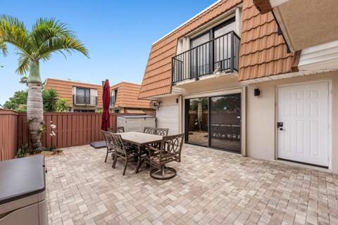 2818 Waterford Drive, Deerfield Beach FL - photo 6 of 33