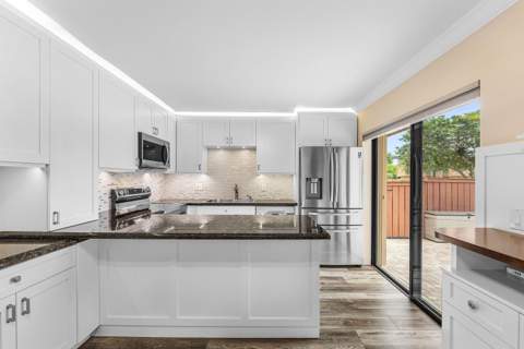 2818 Waterford Drive, Deerfield Beach FL - photo 9 of 33
