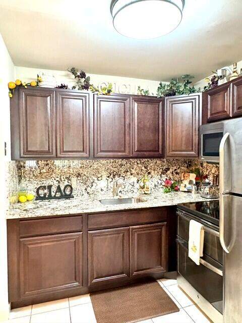 12 Windsor A #12, West Palm Beach FL - photo 6 of 48