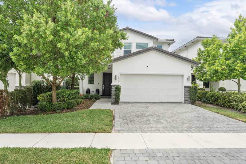 3 bedroom Single Family Residence at 1070 Veleiros Boulevard, Crystal Lake 1st Sec, Deerfield Beach — photo 1