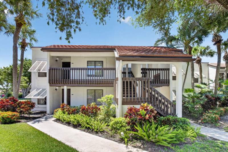 2 bedroom Condominium at 10187 Mangrove Drive #201, Lakeside Condo 2 Of Banyan Springs, Boynton Beach — photo 2
