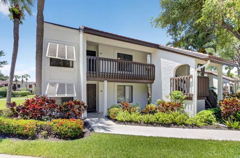 2 bedroom Condominium at 10187 Mangrove Drive #201, Lakeside Condo 2 Of Banyan Springs, Boynton Beach — photo 3
